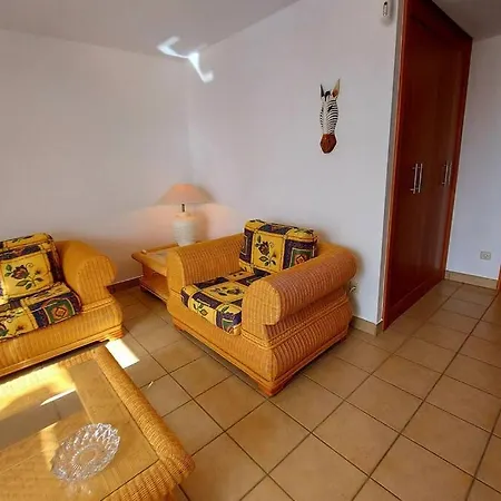 Amplio En La Playa Del Esquinzo