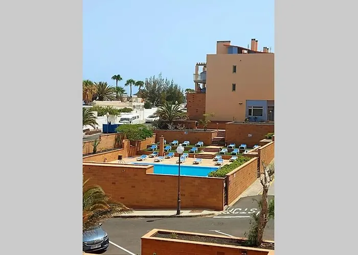 Amplio En La Playa Del Esquinzo