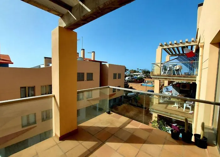 Amplio En La Playa Del Esquinzo