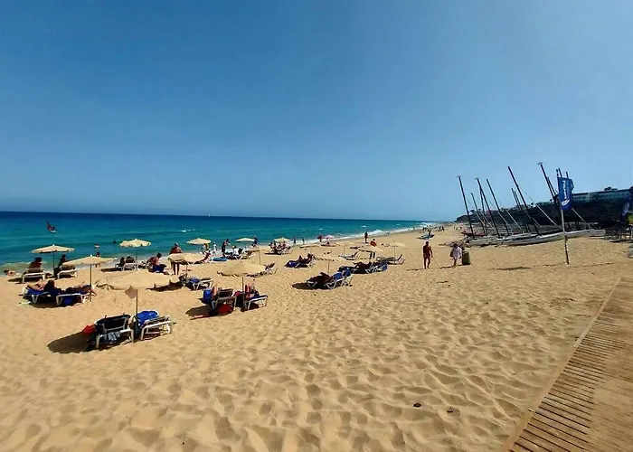 Amplio En La Playa Del Esquinzo Jandia (Fuerteventura)